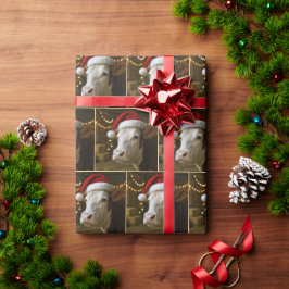 サンタの帽子をかぶったヘレフォード種のクリスマスカウ ラッピングペーパー