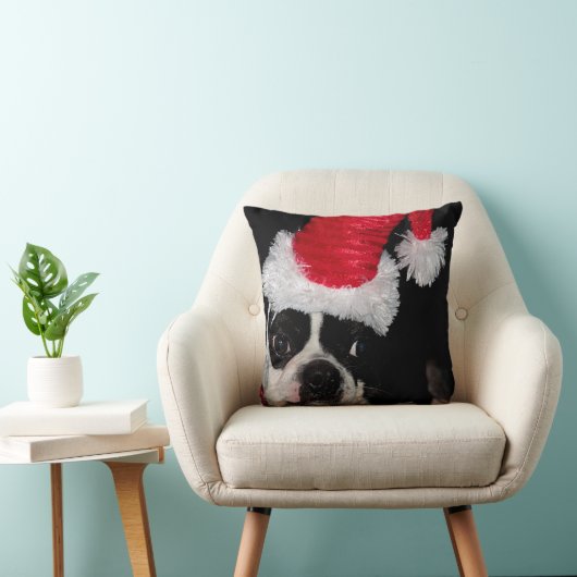 サンタの帽子を身に着けているボストン甘いテリア クッション (椅子)