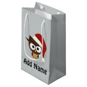 サンタの帽子を身に着けている怒っているフクロウ スモールペーパーバッグ (正面アングル)