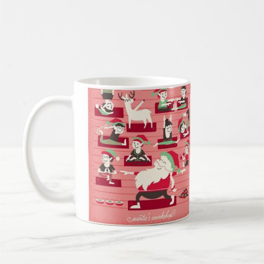 サンタの研修会のヨガのクリスマスのマグ コーヒーマグカップ (左)