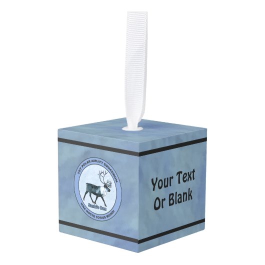 サンタの第1極エアリフト戦区 – 圧迫感 キューブオーナメント (正面アングル)