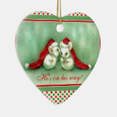 サンタの赤い帽子が付いているヴィンテージのクリスマスのネズミ セラミックオーナメント (右)