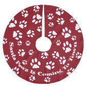 サンタの足は町に来ています ブラッシュドポリエステルツリースカート (正面)