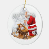 サンタはベビーのイエス・キリストのオーナメントに祈ります セラミックオーナメント (左)