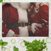 サンタキスをするクロース夫妻 キッチンタオル (折り畳み)