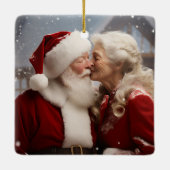 サンタキスをするクロース夫妻 セラミックオーナメント (裏面)