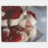 サンタキスをするクロース夫妻 フリースブランケット (正面(横))