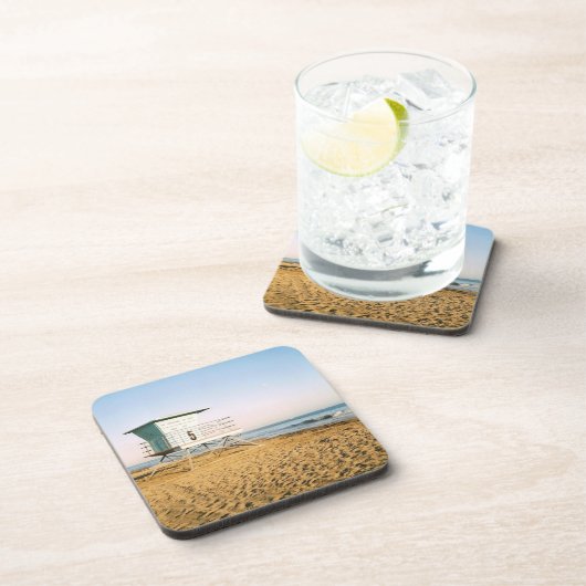 サンタクルスのライフガードタワー コースター (右側)