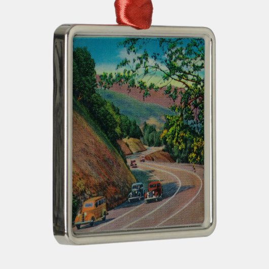 サンタクルスの近くの絵のようなLos Gatosのハイウェー メタルオーナメント (右)