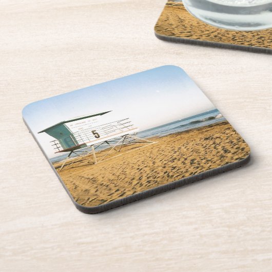 サンタクルーズのライフガードタワー コースター (左側)