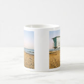 サンタクルーズのライフガードタワー コーヒーマグカップ (中央)