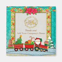 サンタクロースが列車の中でプレゼントとクリスマスツリーを