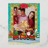 サンタクロースが列車の中でプレゼントとクリスマスツリーを 箔シーズンポストカード (正面)