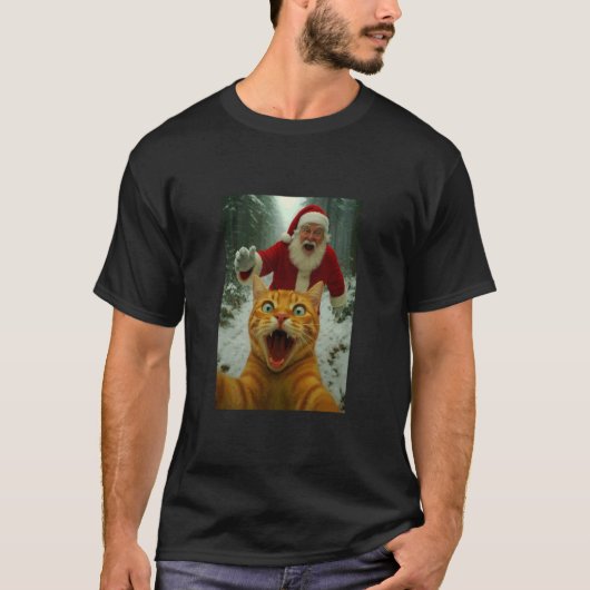 サンタクロースとセルフィーを撮る猫 - 笑える子猫のクリスマス Tシャツ (正面)