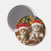 サンタクロースとトナカイの帽子が可愛い子猫3 マグネット (正面/裏面)