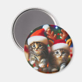 サンタクロースとトナカイの帽子が可愛い子猫 マグネット (正面/裏面)