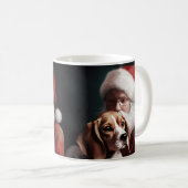 サンタクロースとビーグル犬のクリスマス コーヒーマグカップ (正面右)
