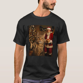 サンタクロースと写る猫のクリスマス自撮り画像 クリスマス メメ 1 Tシャツ