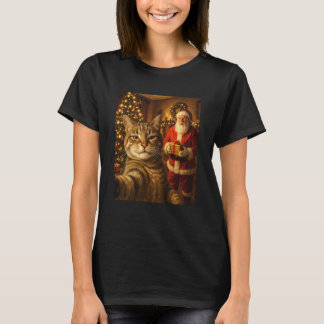 サンタクロースと写る猫のクリスマス自撮り画像 2 Tシャツ