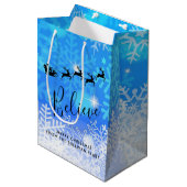 サンタクロースと彼飛んでいるのトナカイ信じ- ミディアムペーパーバッグ (正面アングル)