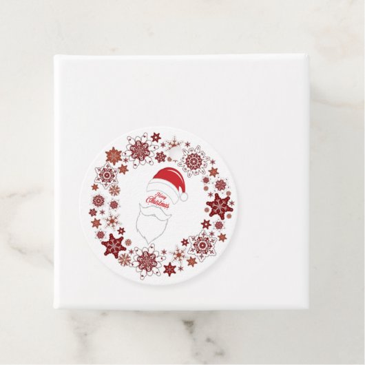 サンタクロースの帽子と顎鬚はクリスマスに輝く フェイバータグ (インサイチュ)