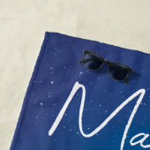 サンタクロースはノーザンライツクリスマスに向かう ビーチタオル (インサイチュ)