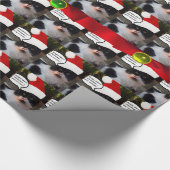 サンタクロース帽と赤いリボンのクリスマスネコ ラッピングペーパー (角)