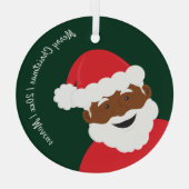 サンタクロース茶色の皮膚名年メリークリスマス ガラスオーナメント (裏面)