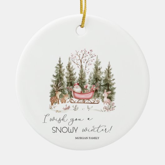 サンタクロース、そり、プレゼントの森のクリスマス セラミックオーナメント (正面)