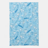 サンタクロース™の雪隠しパターンのない年 キッチンタオル (縦)