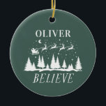 サンタク信じリスマスグ伝統的リーン セラミックオーナメント<br><div class="desc">サンタク信じリスの伝統的クリスマスの緑と白い贈り物。</div>