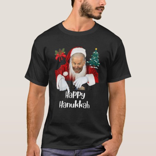サンタジョーバイデン氏ハッピーハヌッカクリスマスおもしろい Tシャツ (正面)