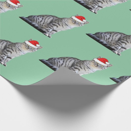 サンタストライプのハットをかぶったグレーの白猫 ラッピングペーパー (角)