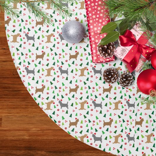 サンタハッツホワイトのクリスマスキャーンテリア ブラッシュドポリエステルツリースカート