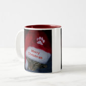 サンタハットでマグカップのメリークリスマス猫 ツートーンマグカップ (正面左)