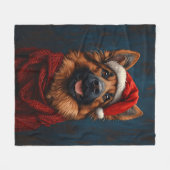 サンタハットに住むドイツ人の羊飼い フリースブランケット (正面(横))