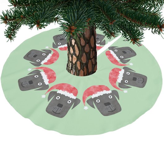 サンタハットに登場するかわいい黒犬 ブラッシュドポリエステルツリースカート