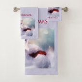 サンタハットに眠るクリスマスに休むかわいい子猫 バスタオルセット (インサイチュ)