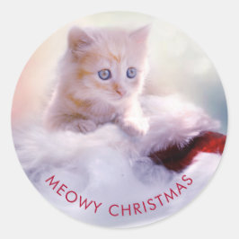 サンタハットに眠るクリスマスに休むかわいい子猫 ラウンドシール