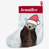 サンタハットのクリスマスを着たかわいいカワウソ ラージクリスマスストッキング (裏面)