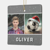 サンタハットのスノーフレーク写真とサッカーボール セラミックオーナメント (左)