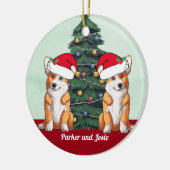 サンタハットの二つのコーギスキュートカスタムクリスマス セラミックオーナメント (左)