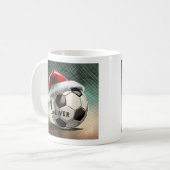 サンタハットの名を持つサッカーボール コーヒーマグカップ (正面左)