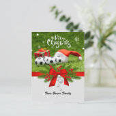 サンタハットの赤いリボンとサッカークリスマスホリデー ポストカード (スタンド正面)