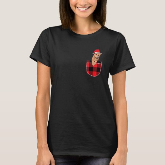 サンタハットをポケットに入れたクリスマス猫 Tシャツ (正面)