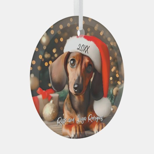 サンタハットを使ったかわいい赤いダックスシャントの子犬 ガラスオーナメント (正面右)