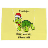 サンタハットを着たかわいい幸せ亀 ラージペーパーバッグ (裏面)