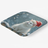 サンタハットを着たクリスマスの白猫 ペーパープレート (傾斜あり)