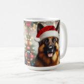 サンタハットを着たドイツの羊飼い コーヒーマグカップ (正面右)
