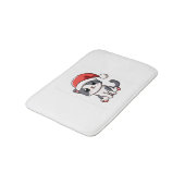 サンタハットを着た可愛いクリスマスの子猫 バスマット (アングル)